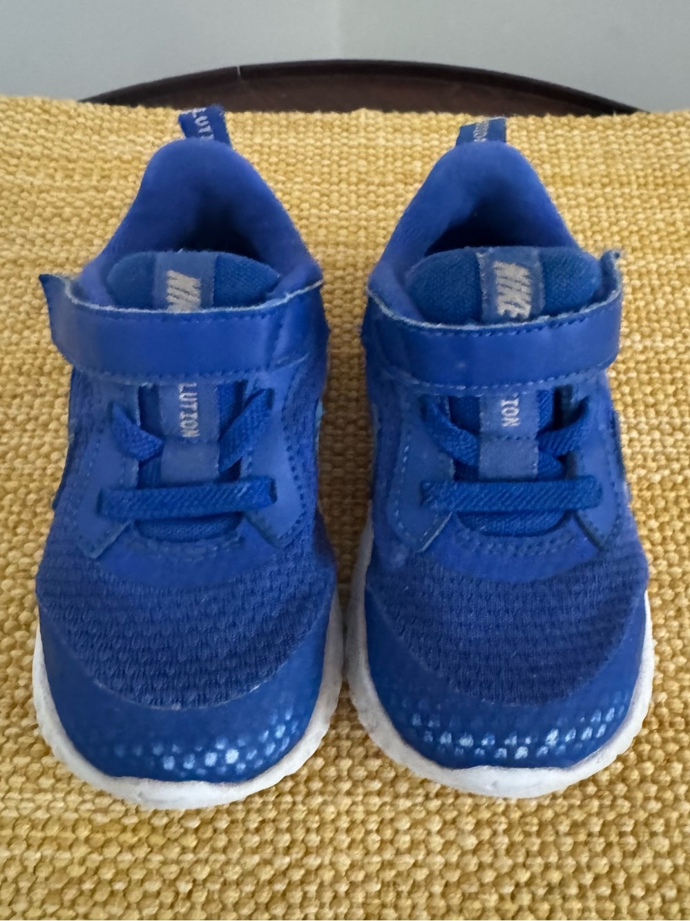 ❌SOLD❌ Nike Revolution Baby Boy Sneakers, Size 6C - Picture 3 of 6